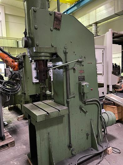 Gebraucht Hydraulische Richtpresse   FRITZ MÜLLER 40to.