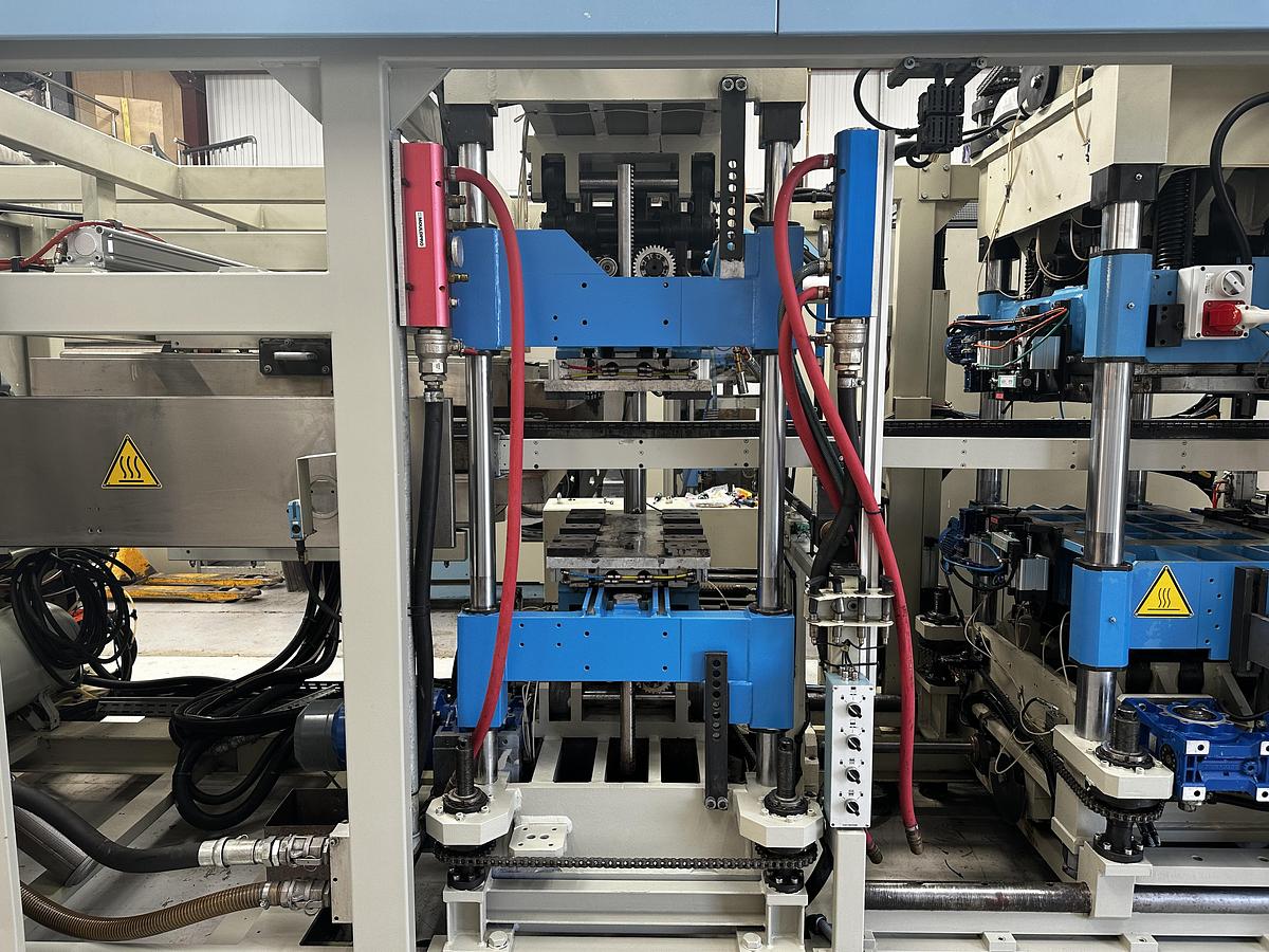 Used 2011 WM FC 780E Speedmaster