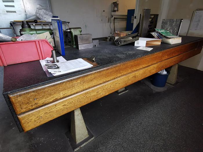 Gebraucht Granit Messtisch mit T-Nuten Maße 3000 X 1250mm