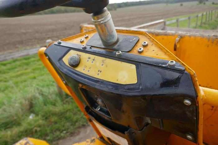 Used 2014 THWAITES 3 TONNE