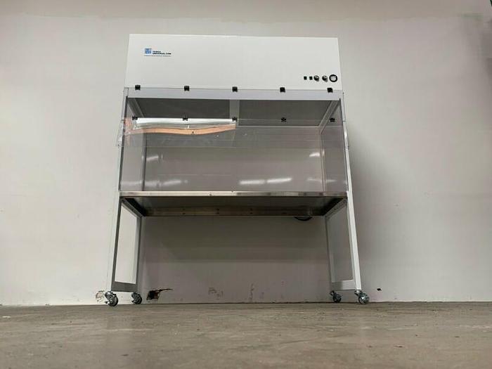 Used Terra Universal 2001-69 ValuLine Vertical 30" x 36" x 73" Laminar Flow Station