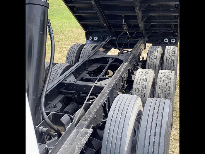 Used 2011 Kenworth T440 tri axle dump truck