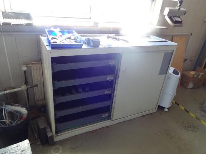 Utilisé Etagères métalliques