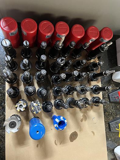 Used 2021 HAAS UMC-500SS 5-Axis CNC Vertical Machining Center