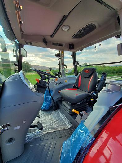 125 hp Mahindra 9125S Tractor w/ Loader ** 4 hrs - Never Used **