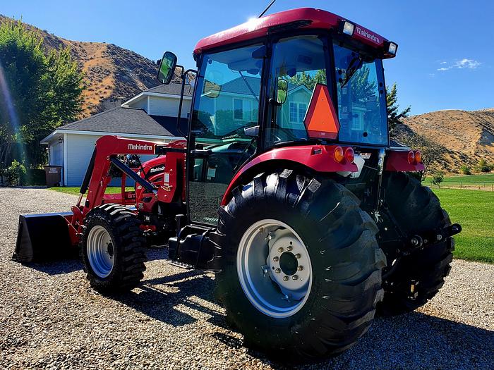 Mahindra 2665ST Tractor w/ Loader ** 2 hrs - Never Used **