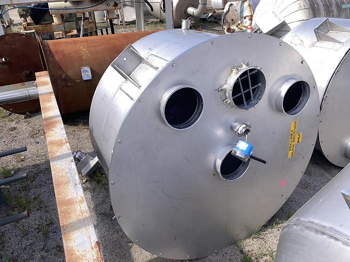 Used Used approximately 275 gallon stainless steel vertical tank