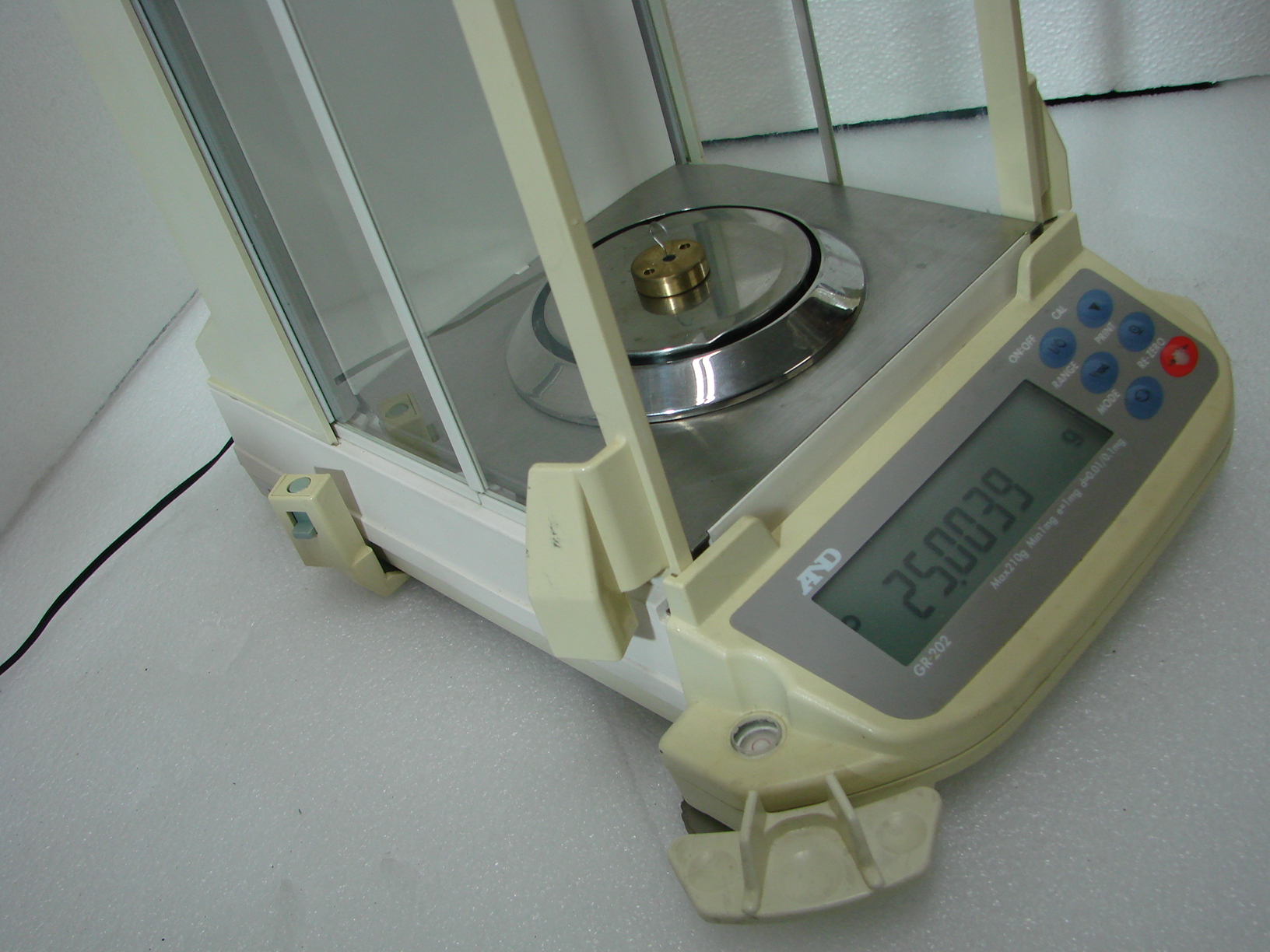 Used A&D GR-202 Semi-Micro Analytical Balances