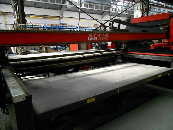 Gebruikt PONSMACHINE AMADA VIPROS KING