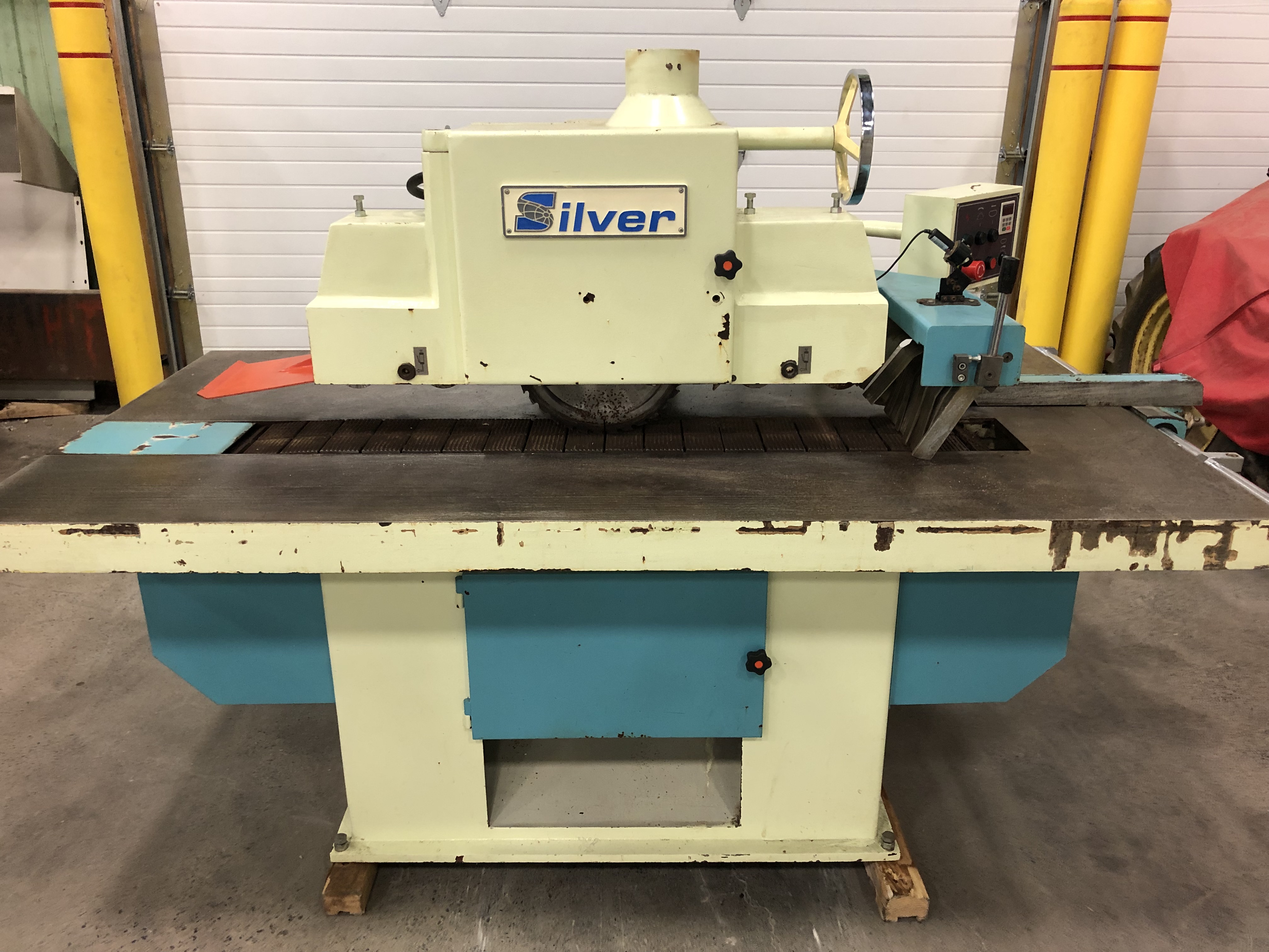 Used 2010 Silver SRS -610A