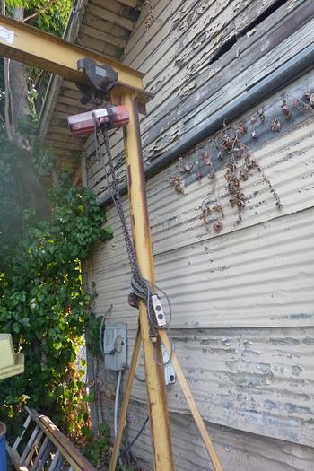 Used Hoist, 1/2 Ton, Yale Crane, Dayton Chain Hoist #S744082