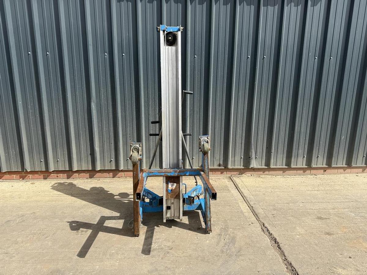 Used Genie SLA-10 Material Lift