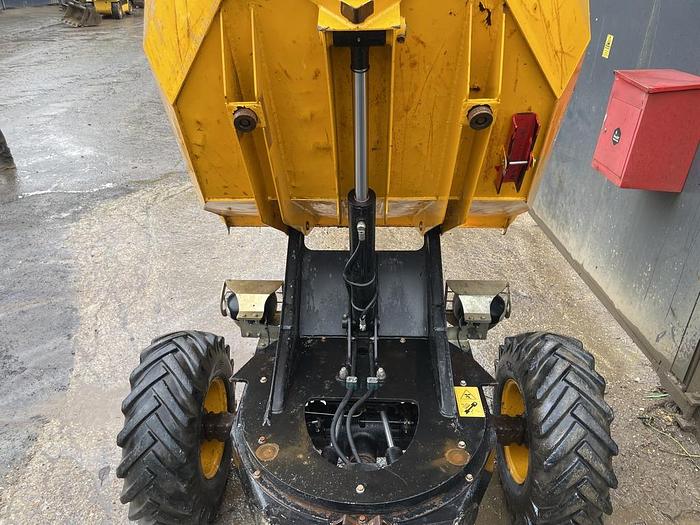 Used JCB 3TSTM