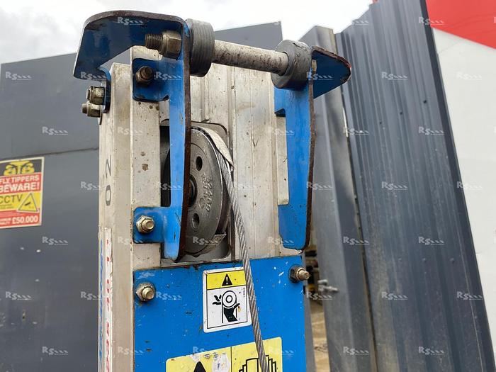 Used GENIE SLA-10 Material Lift
