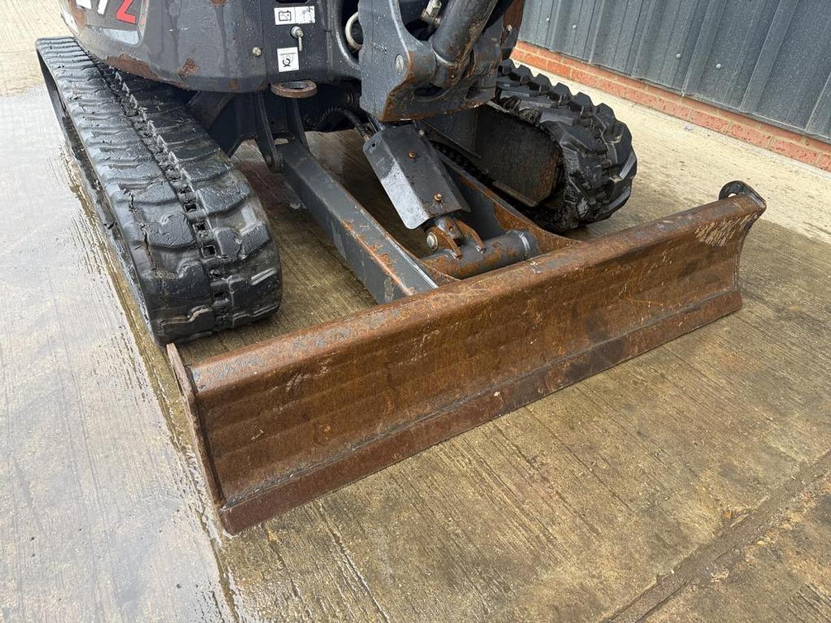 Used Bobcat E27Z 2.7t Mini Excavator