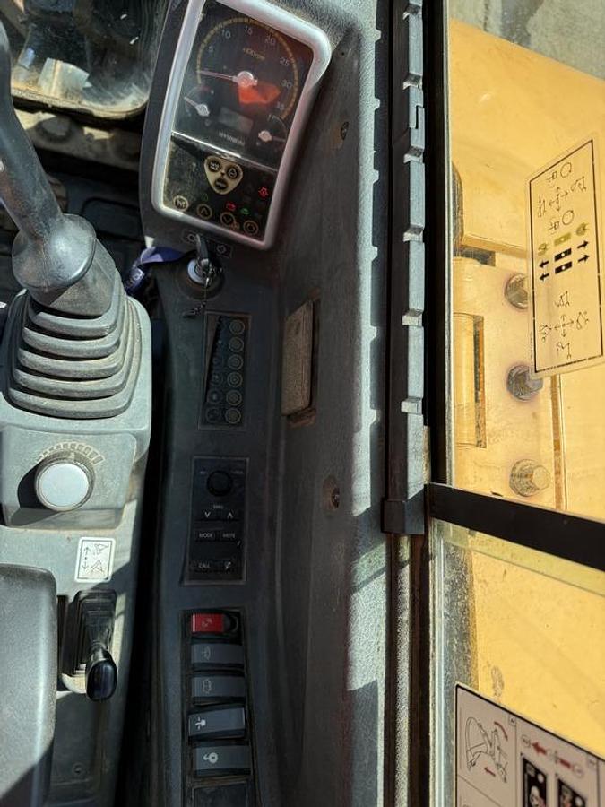 Used HYUNDAI ROBEX 60CR-9