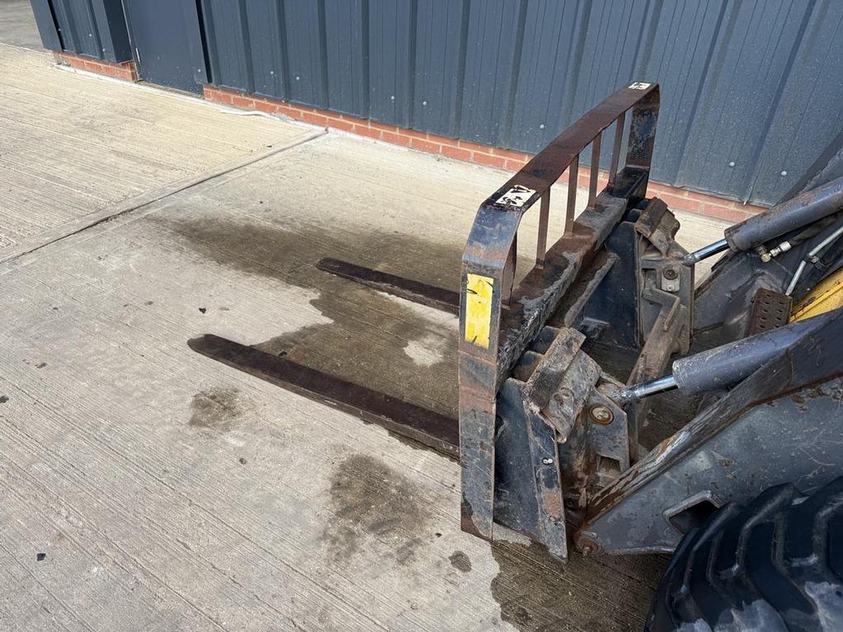 Used New Holland LS185B Skid Steer Loader