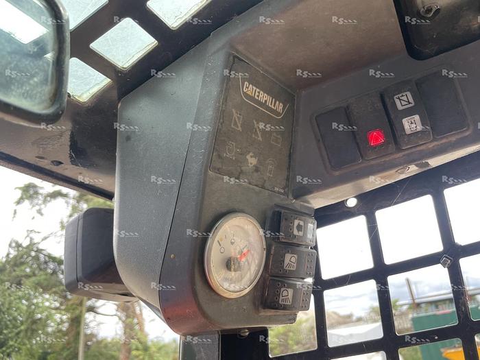 Used CATERPILLAR 257 B3