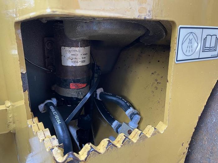 Used Caterpillar CB2.7 2.5t Roller