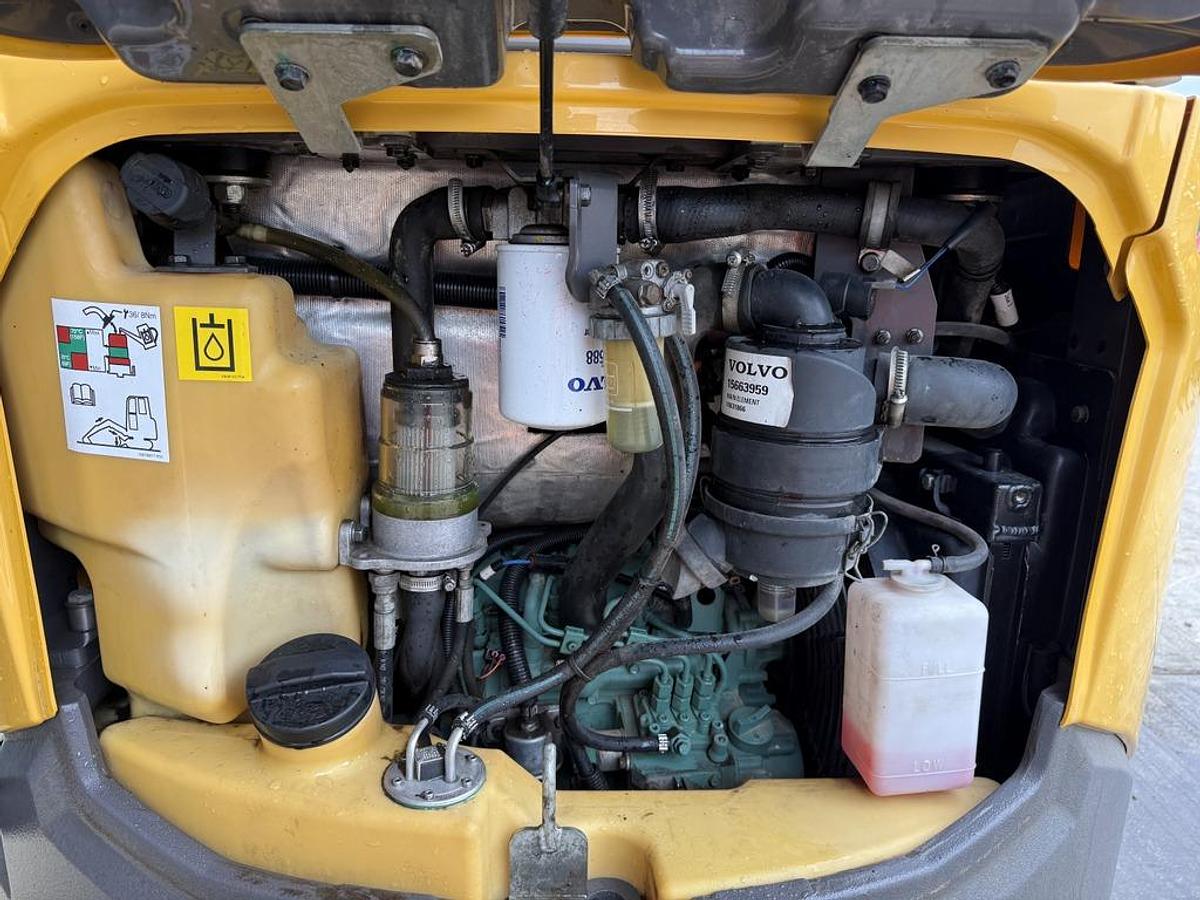 Used Volvo ECR25D 2.5t Mini Excavator