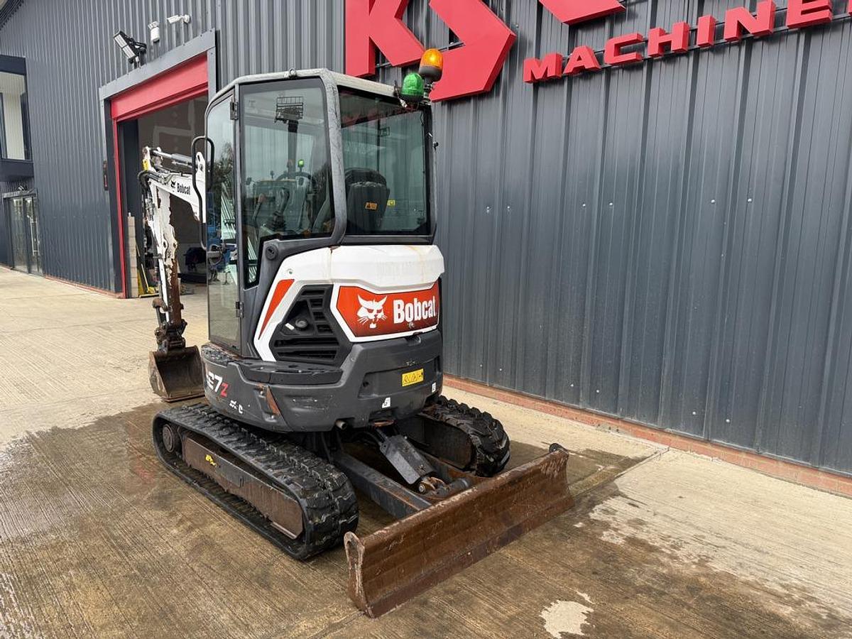 Used Bobcat E27Z 2.7t Mini Excavator