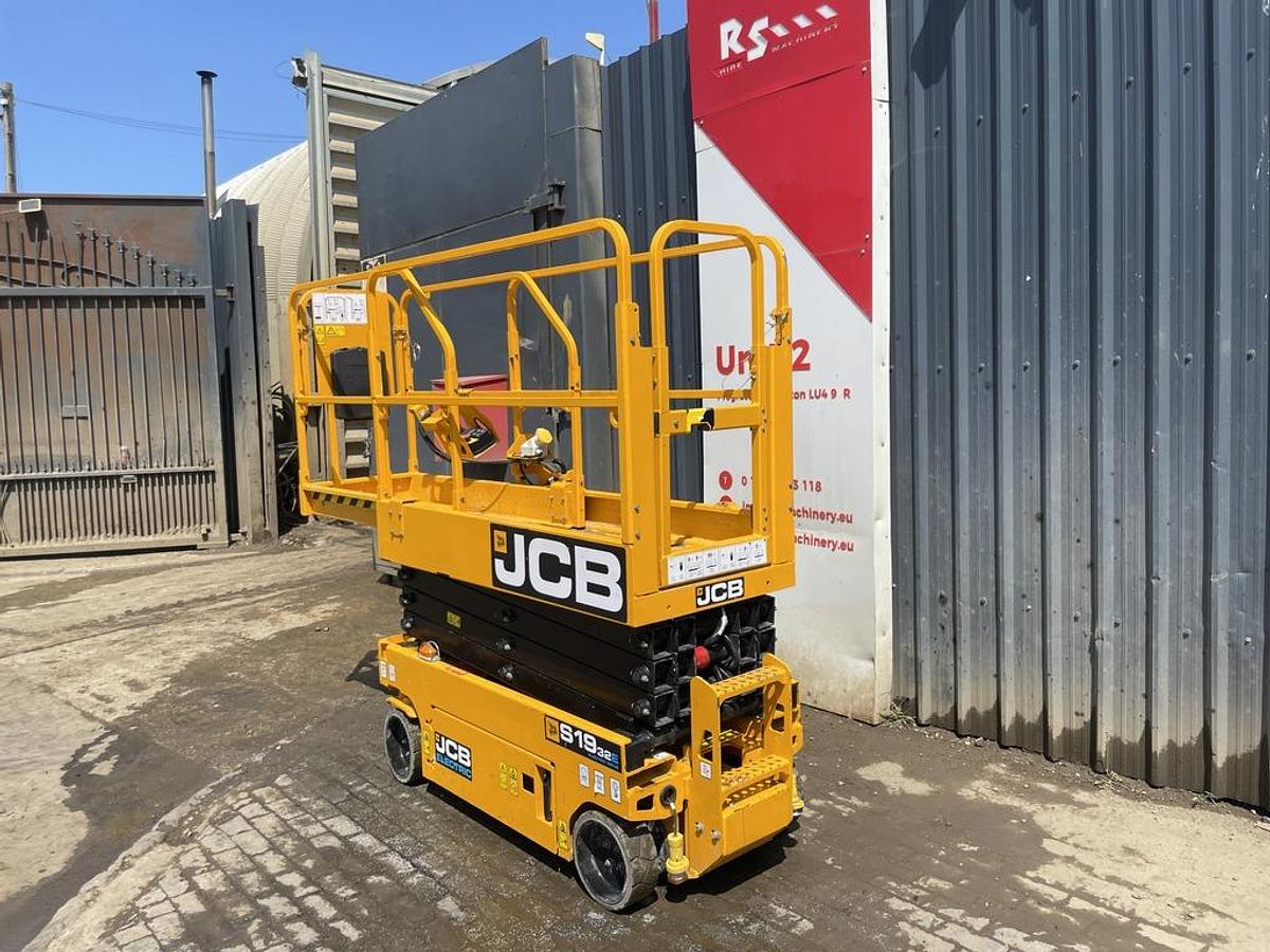 Used JCB S1932EDRV  8m Electric Scissor Lift