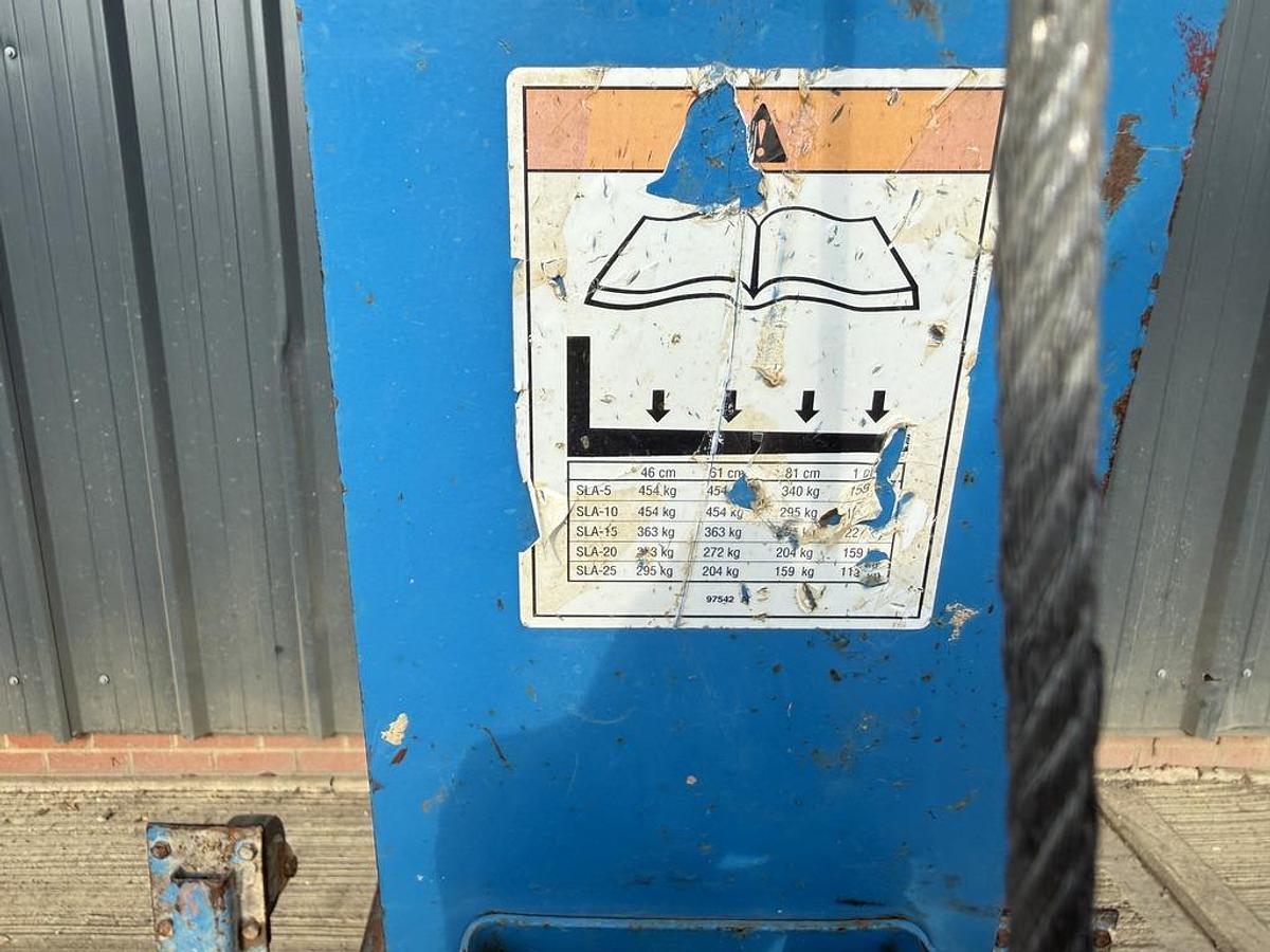 Used Genie SLA-10 Material Lift