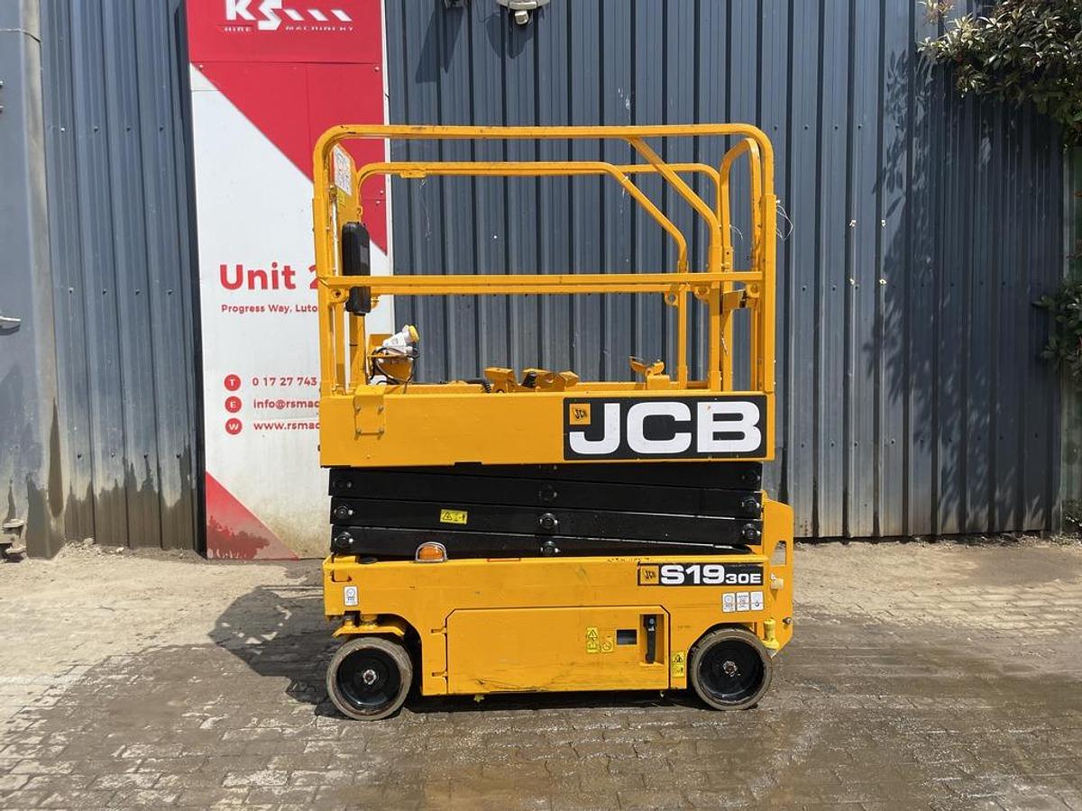 Used JCB S1930E 8m Electric Scissor Lift