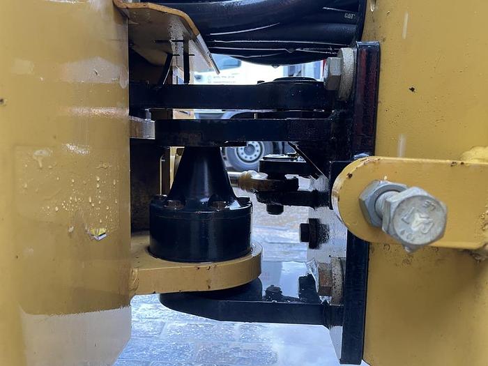 Used Caterpillar CB2.7 2.5t Roller