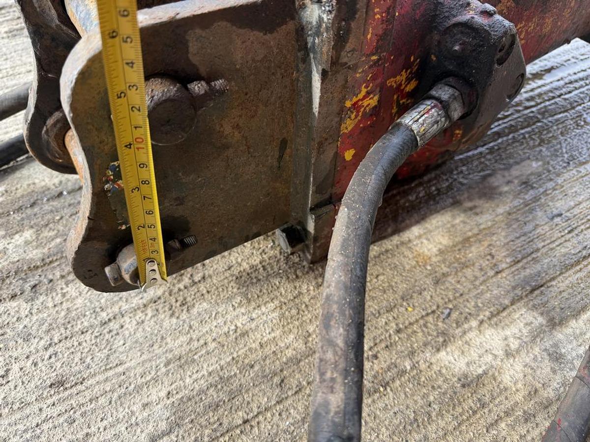 Used Atlas Copco SB 102 1,1 - 3,0 t Hydraulic Breaker