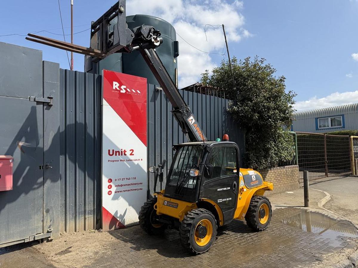 Used JCB 520-40 2t 4m Telehandler