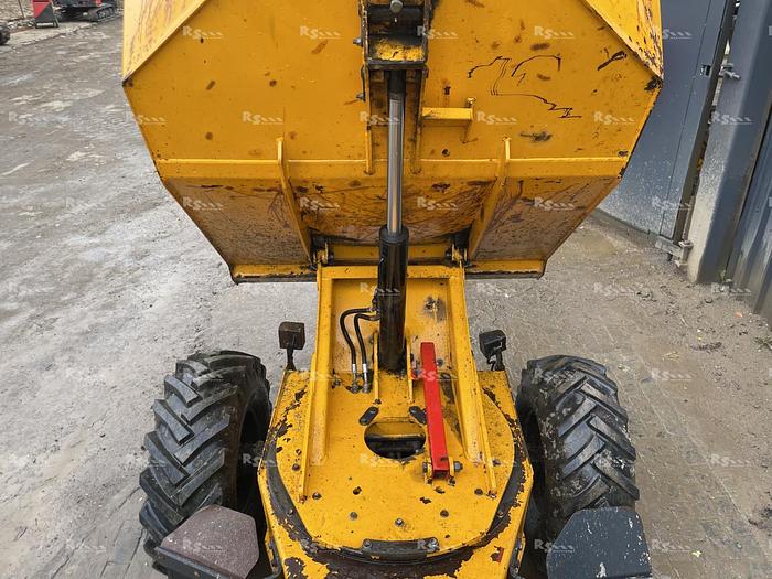 Used THWAITES 3 TONNE SWIVEL