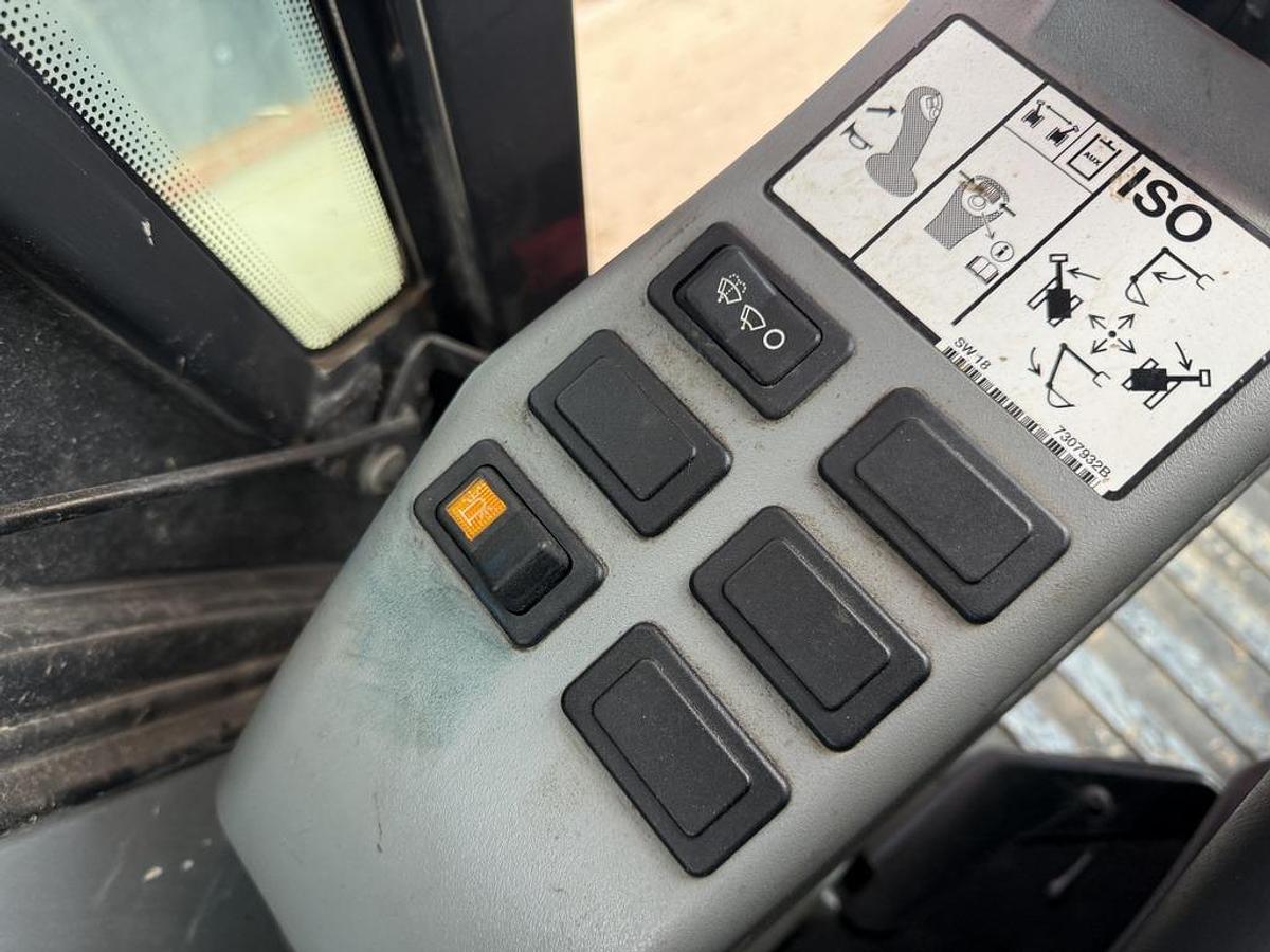 Used Bobcat E27Z 2.7t Mini Excavator