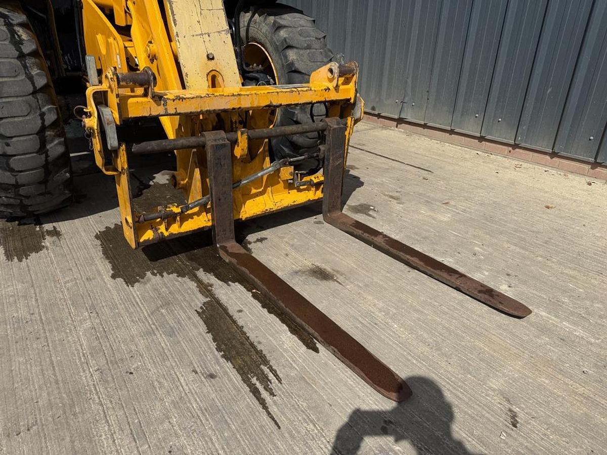 Used JCB 541-70 7m Telehandler