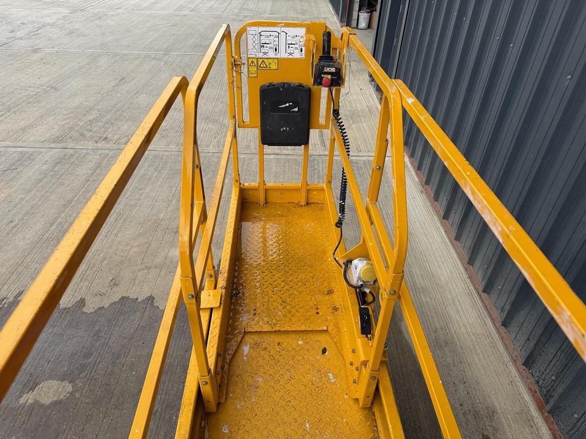 Used JCB S1930E 8m Electric Scissor Lift