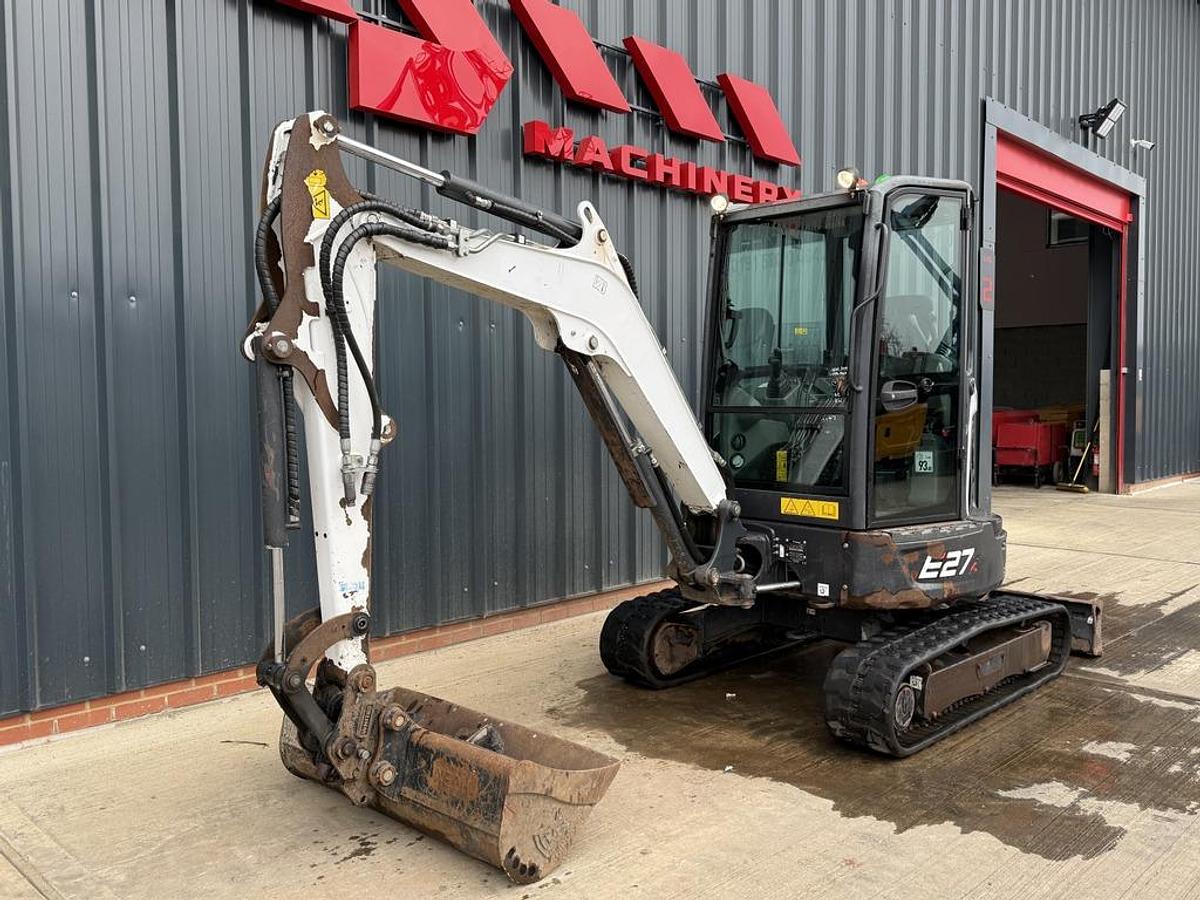 Used Bobcat E27Z 2.7t Mini Excavator