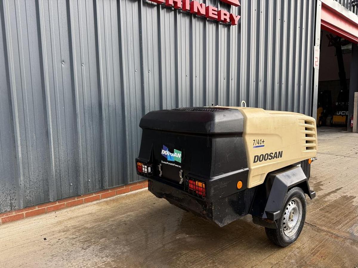 Used Doosan 7/41+ 4 m3/min Compressor