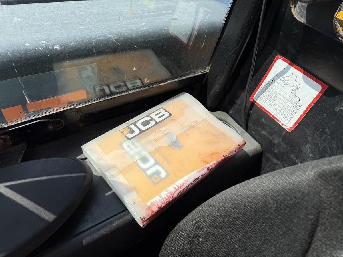 Used JCB 520-40 2t 4m Telehandler