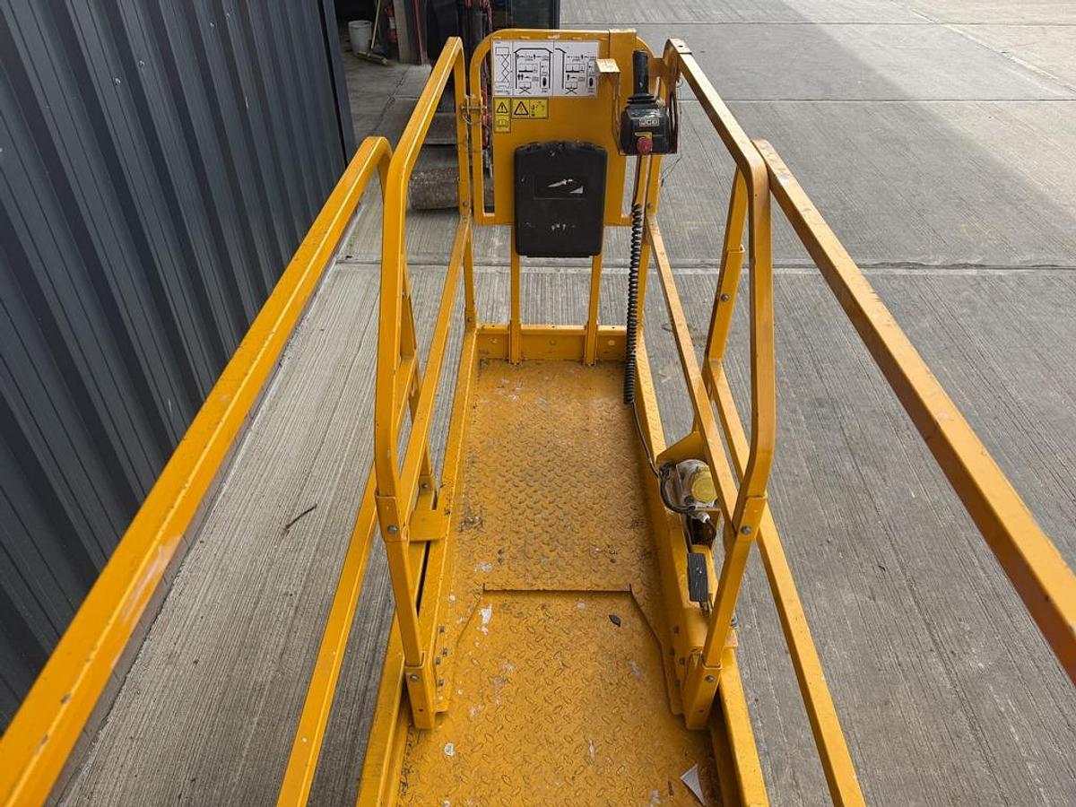 Used JCB S1930E 8m Electric Scissor Lift