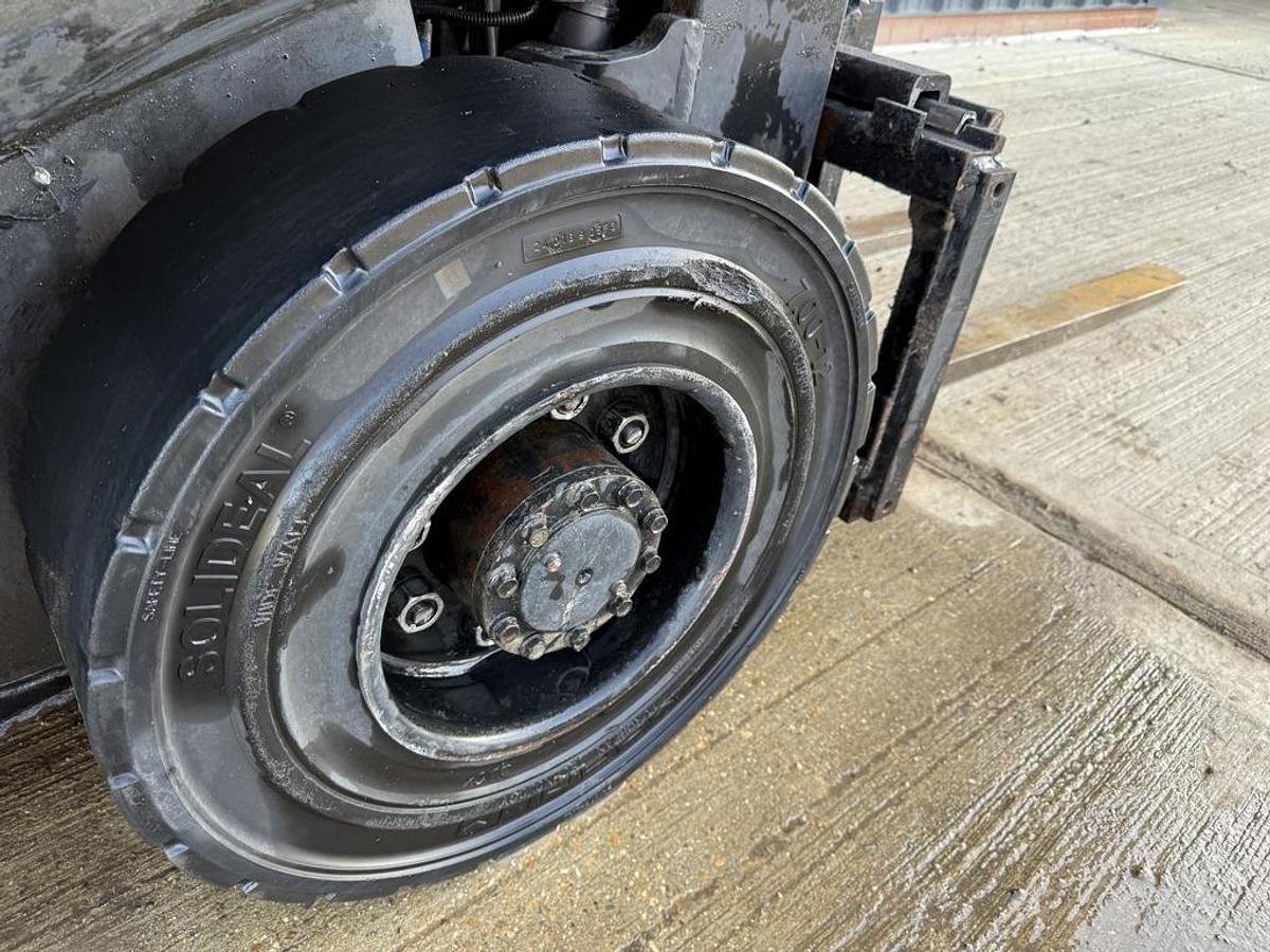 Used Toyota Tonero 2.5t LPG Forklift