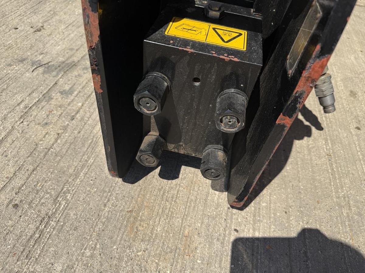 Used JCB HM033T 4,5 - 8,0t Hydraulic Breaker for 3CX