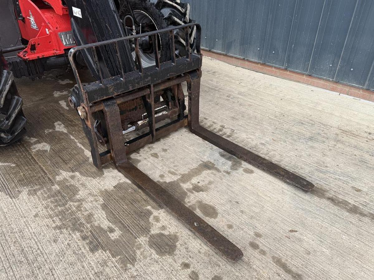 Used Manitou MT 732 7m Telehandler