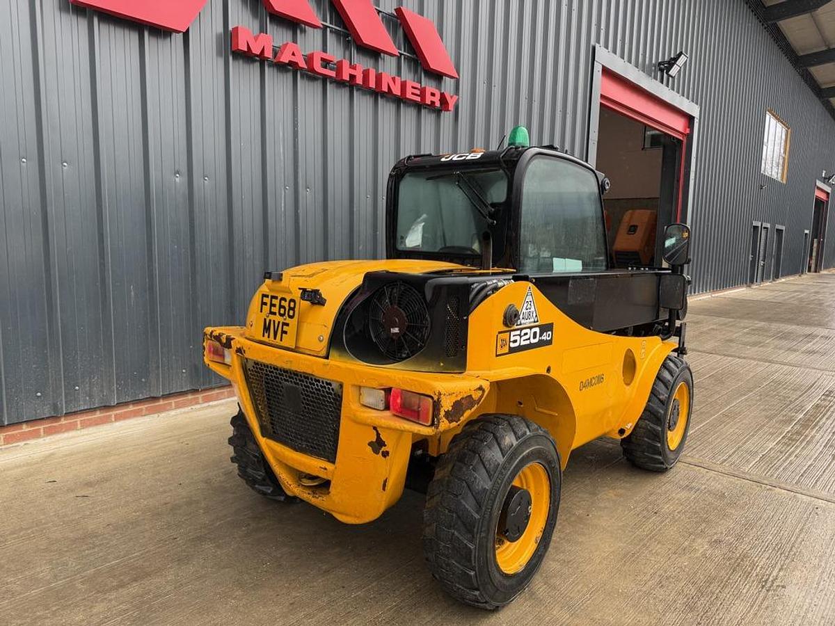 Used JCB 520-40 2t 4m Telehandler
