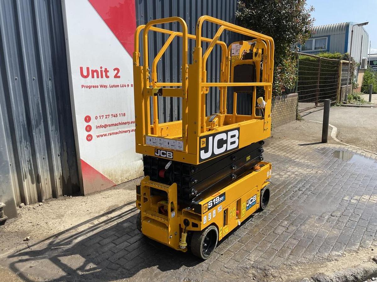Used JCB S1932EDRV  8m Electric Scissor Lift