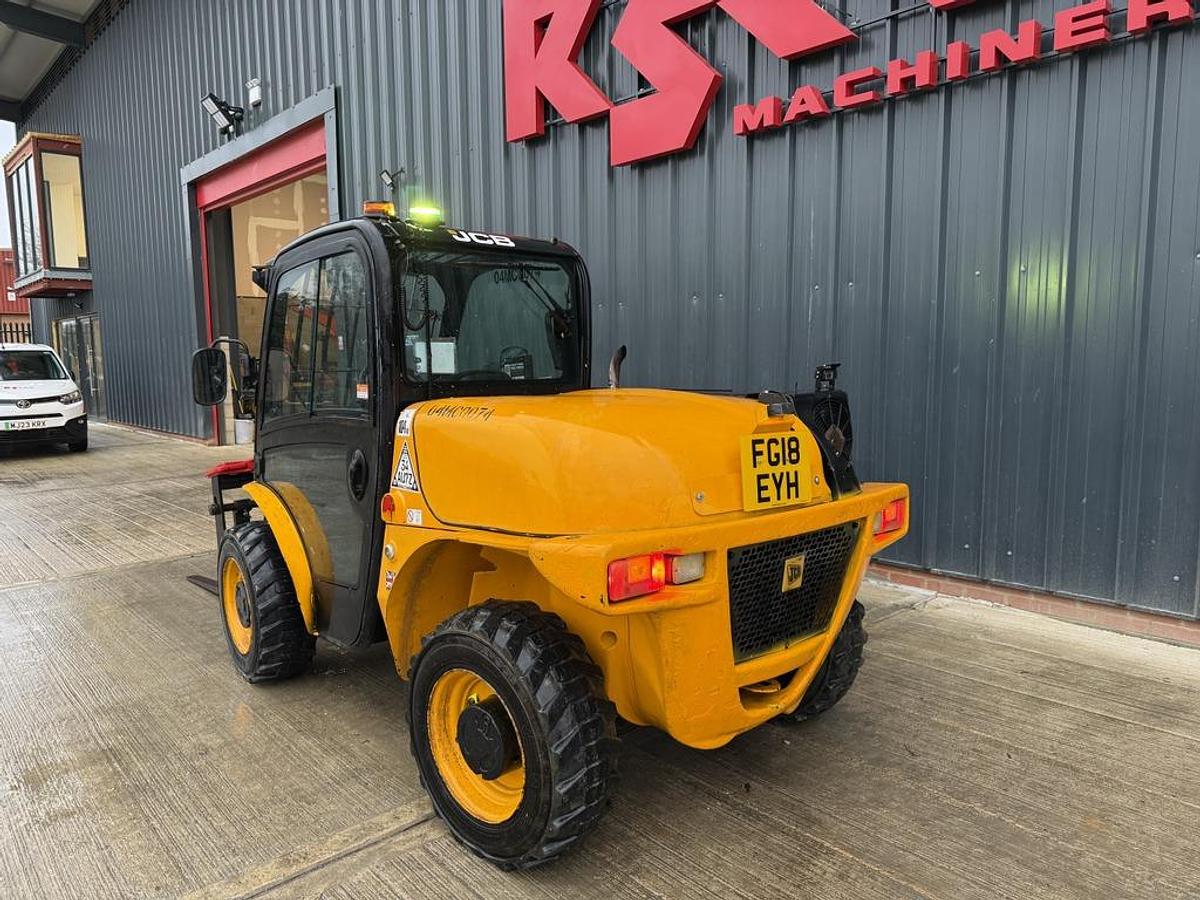 Used JCB 520-40 2t 4m Telehandler