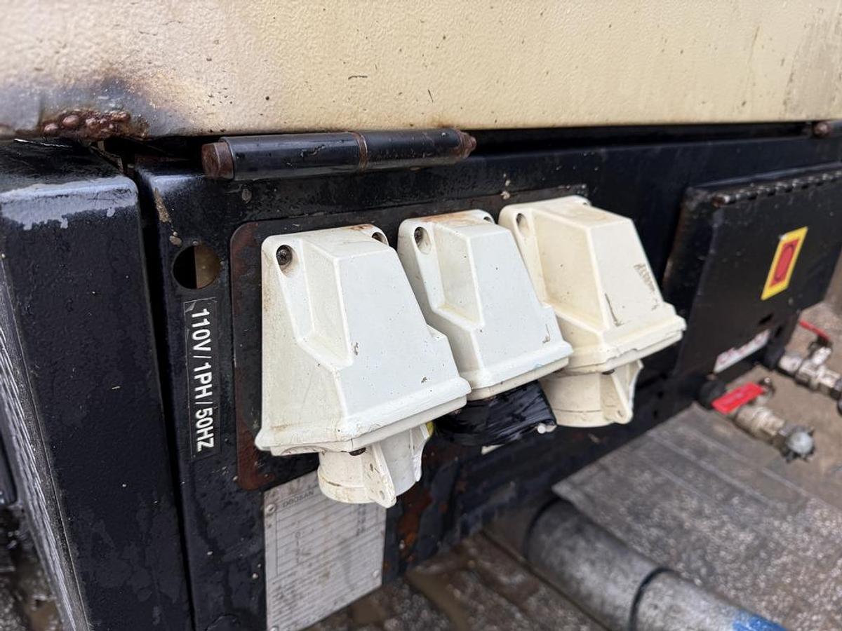 Used Doosan 7/41 4 m3/min Compressor with Generator