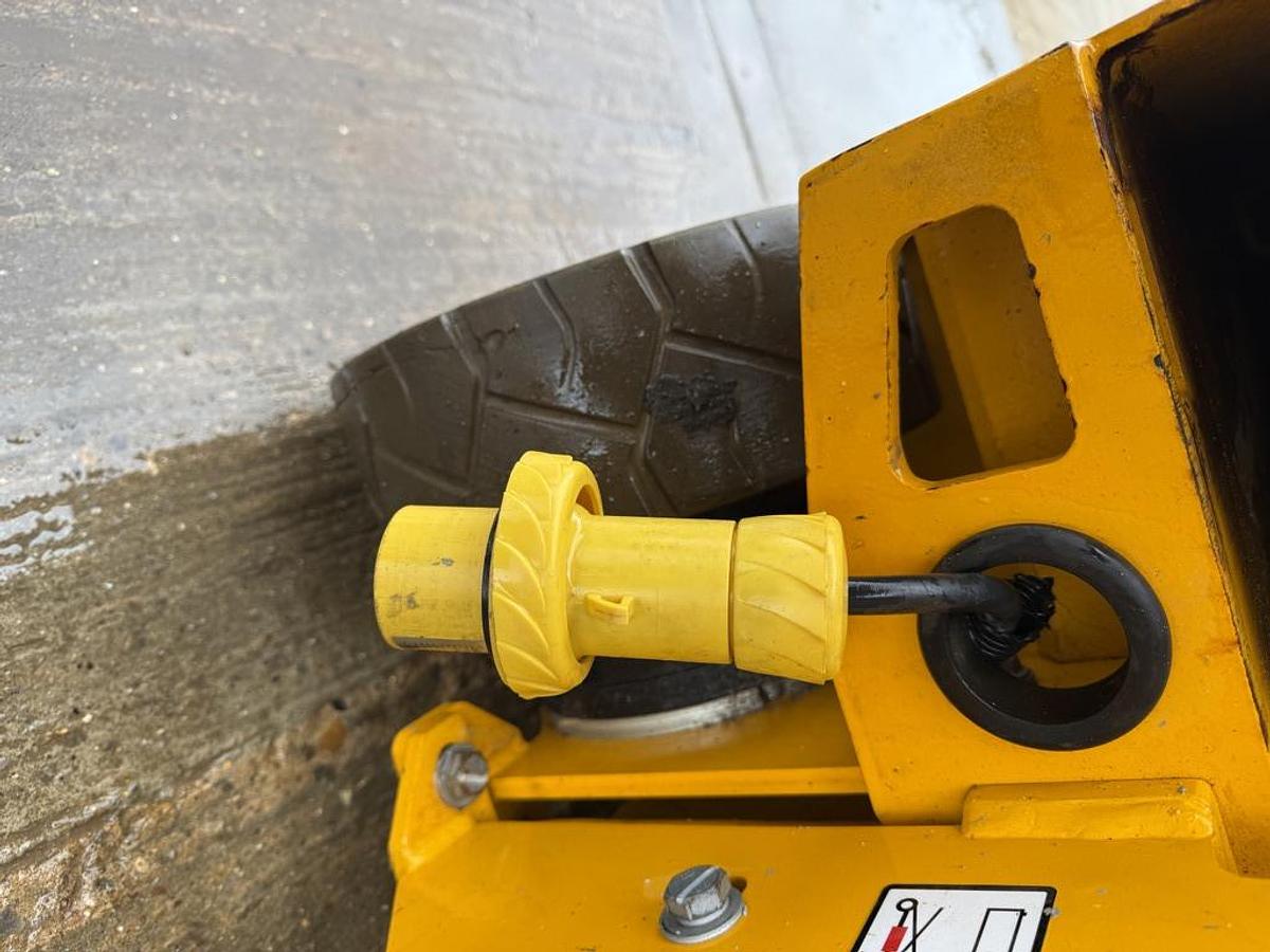 Used JCB S1930E 8m Electric Scissor Lift