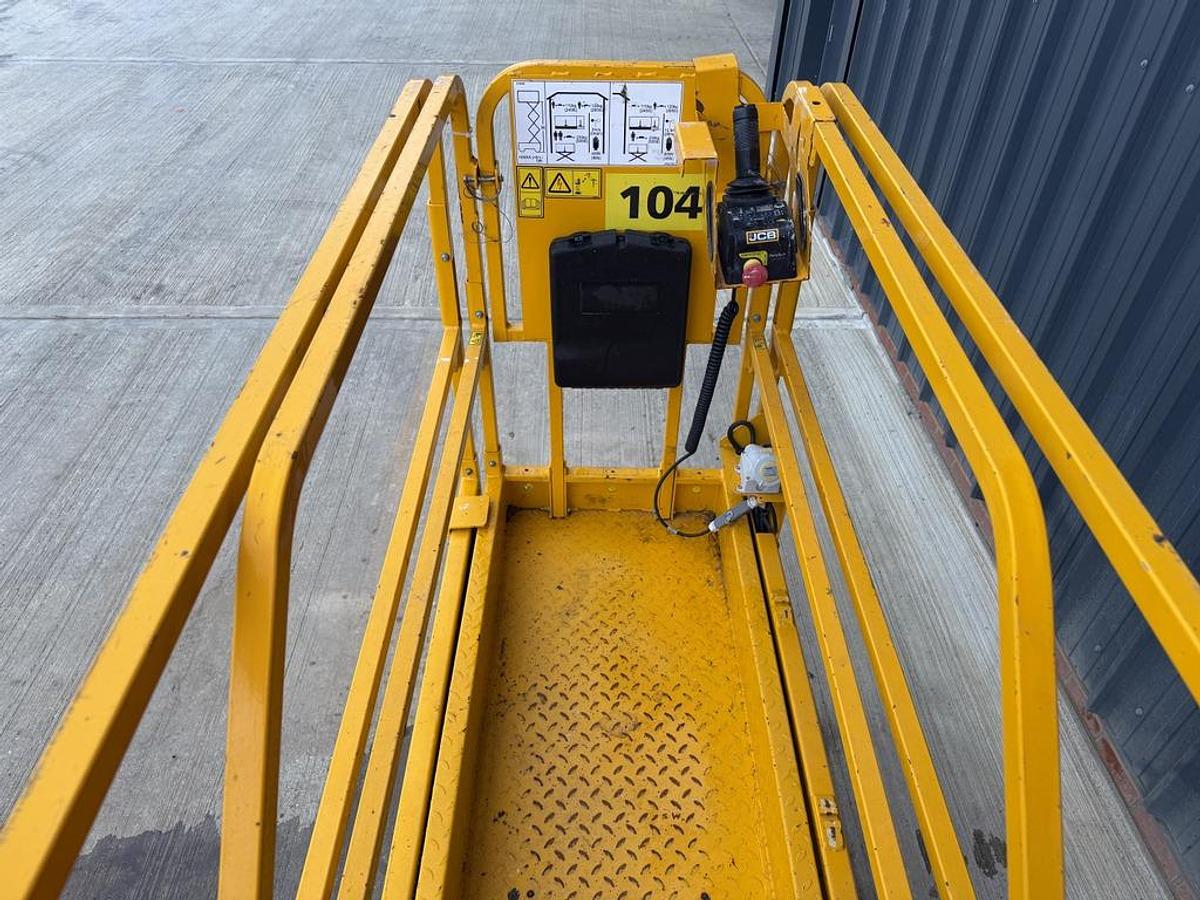 Used JCB S1930E 8m Electric Scissor Lift