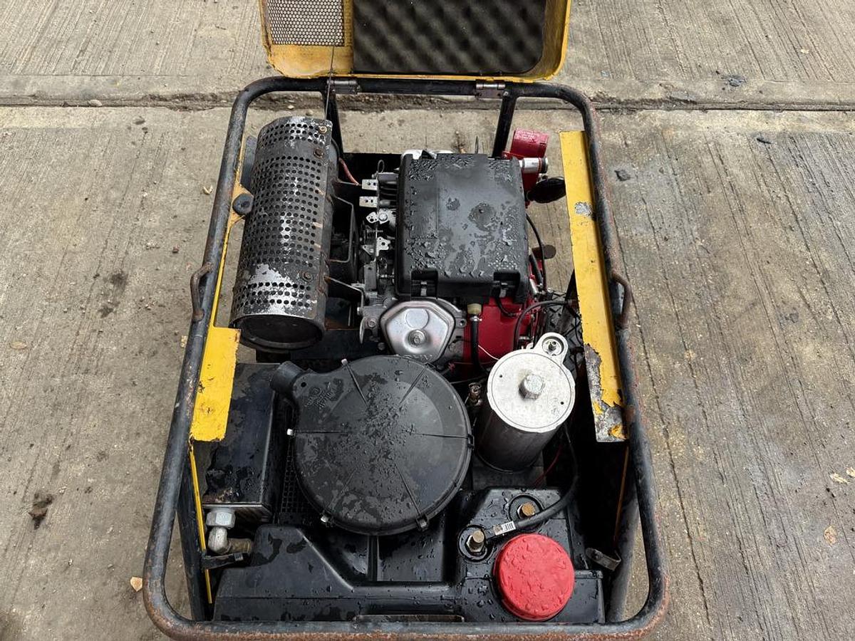 Used CompAir C14 1.4 m3/min Compressor