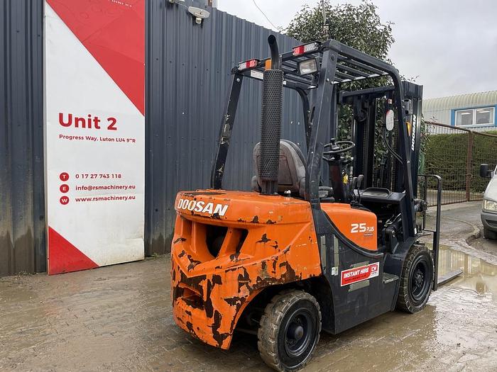 Used DOOSAN D25GP